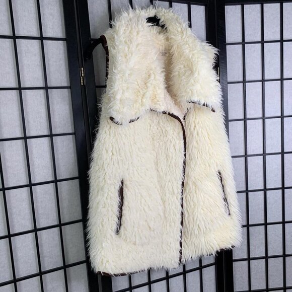 Melrose & Market Sherpa Plush Faux Fur Sleeveless Vest White Small - Picture 4 of 8